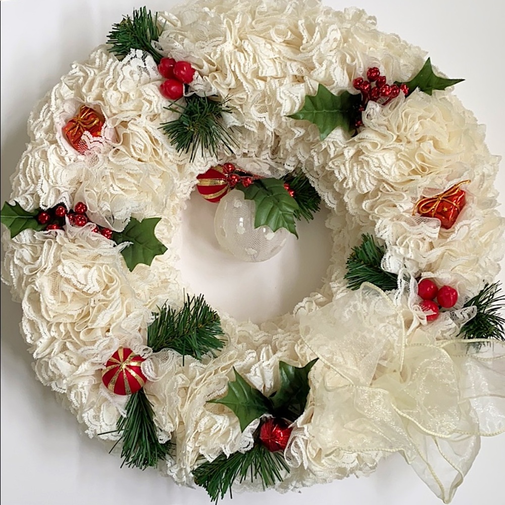 Christmas lace wreath handmade, matching ornament
